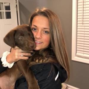 Meet your Posher, Olivia